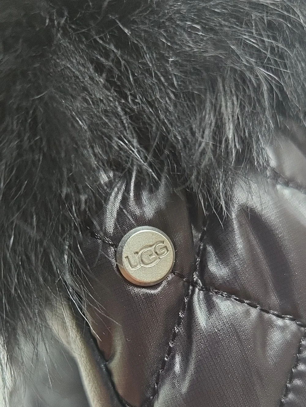 Ugg Black Quilted All-Weather Mitten Size L/XL